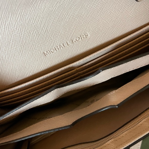 Michael Kors purse - Picture 2 of 3